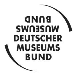 Logo des Deutschen Museumsbundes. Schwarzer Schriftzug auf weißem Untergrund.
